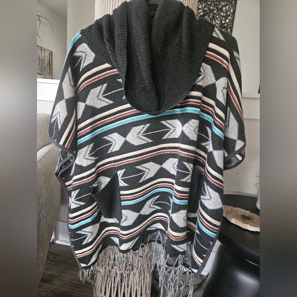 Nwot Double Zero poncho S